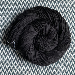 BLACKBIRD -- Greenwich Village DK yarn -- ready to ship